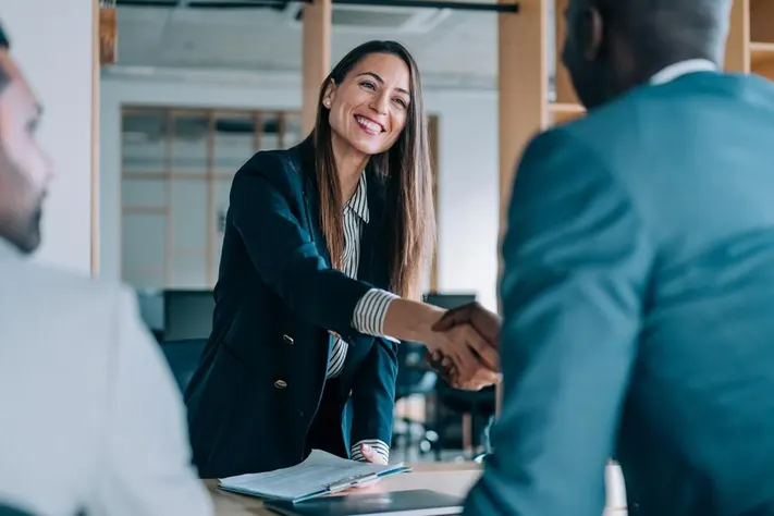 The Complete Guide to Becoming a Powerful Sale Closer